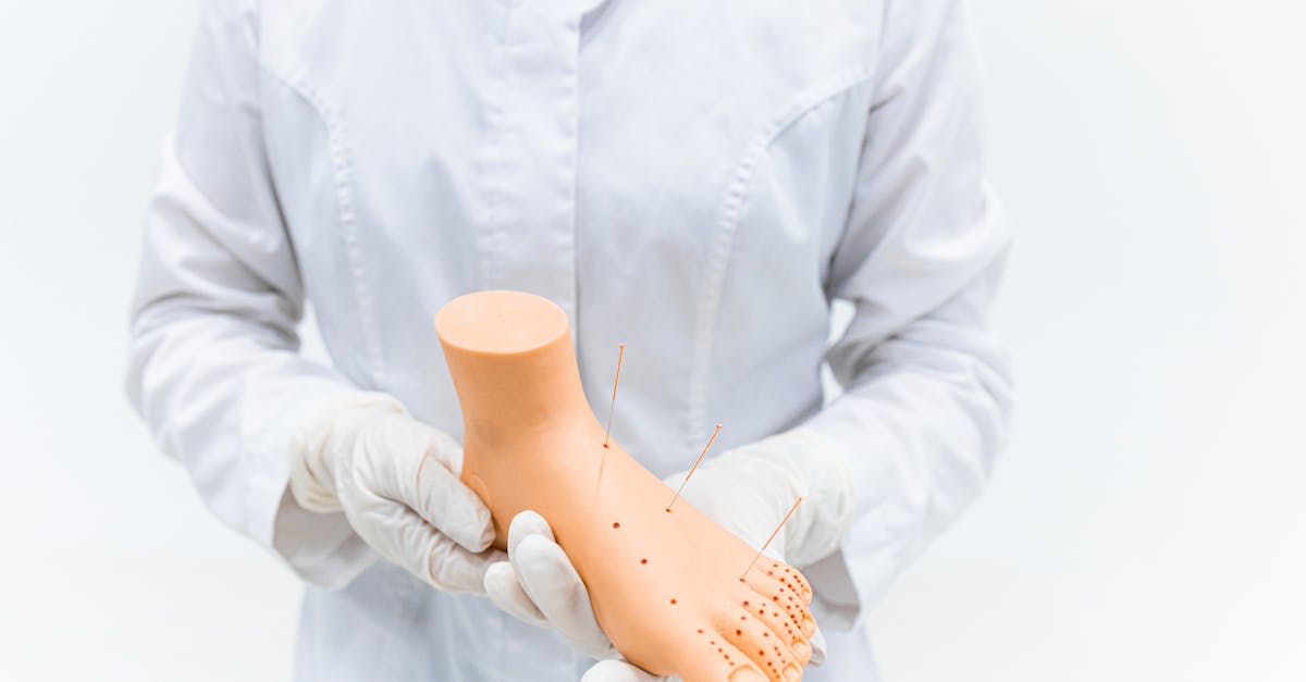 découvrez les bienfaits de l'acupressure, une pratique millénaire qui aide à soulager le stress, réduire les douleurs et améliorer le bien-être général. apprenez les techniques essentielles pour favoriser l'harmonie du corps et de l'esprit grâce à cette méthode naturelle.