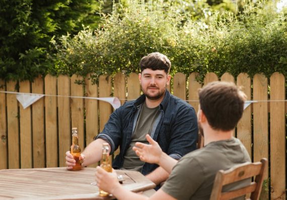 découvrez beer tree, votre nouvel arrêt de choix pour une expérience de bière artisanale exceptionnelle. savourez une variété de bières brassées localement, faites avec passion et créativité, tout en profitant d'une ambiance conviviale et d'événements animés. rejoignez-nous pour célébrer le plaisir de la bière !