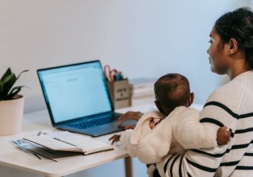 découvrez notre sélection complète de produits pour le soin des bébés. offrez à votre petit une douceur et une sécurité inégalées grâce à nos articles de puériculture de qualité. prenez soin de votre enfant avec des solutions adaptées à chaque étape de son développement.
