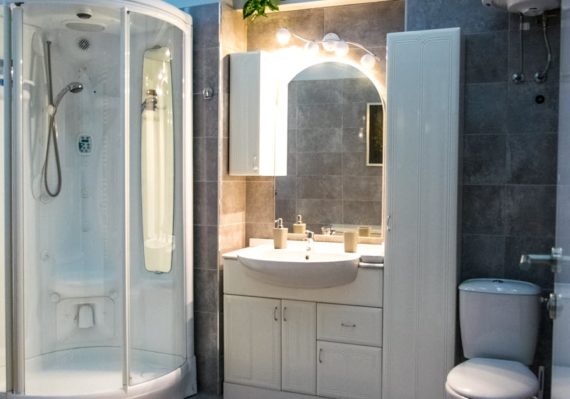 découvrez notre sélection d'accessoires de douche, alliant fonctionnalité et esthétisme. transformez votre espace de bain en un lieu de détente avec nos produits innovants et pratiques, conçus pour améliorer votre expérience quotidienne sous la douche.
