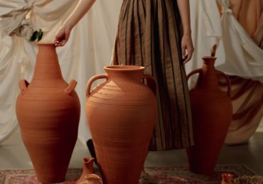 découvrez notre collection de robes en terracotta, alliant élégance et confort. parfaites pour toutes les occasions, ces créations tendance mettent en valeur votre silhouette tout en ajoutant une touche chaleureuse à votre garde-robe.