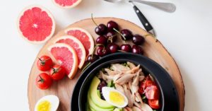 découvrez comment adopter une alimentation équilibrée pour améliorer votre santé, augmenter votre énergie et atteindre vos objectifs bien-être grâce à des conseils pratiques et simples à suivre.